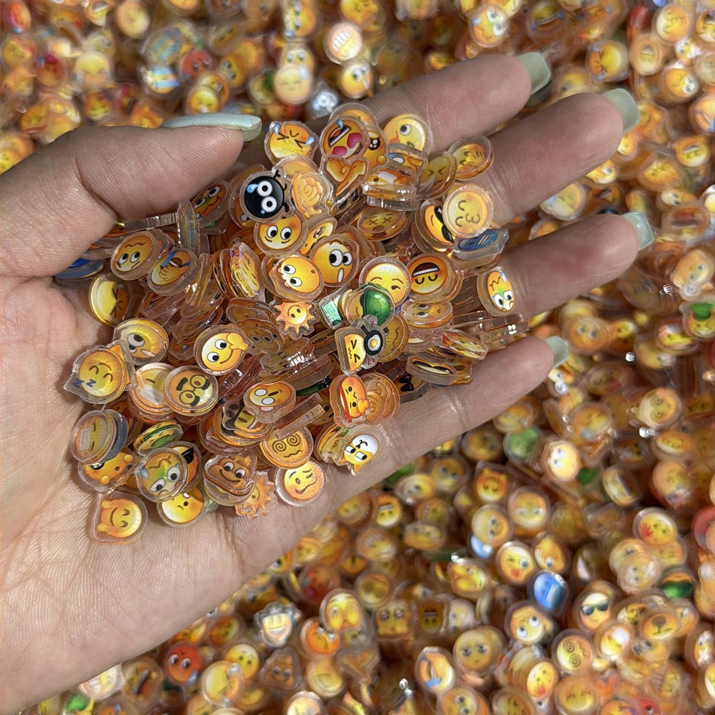 new arrival 1cm emoji acrylic  - огляд і ціна Cosplay Prop Diy